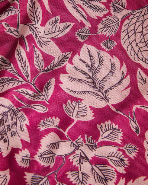 IZABELO-Tops-This is no ordinary top. From frills and mesh to ruched sleeves and a bold print, what more could you possibly want from IZABELO? A true statement piece, this vibrant top will bring new life to your wardrobe. Sit back and let your outfit do the talking. Mesh top Leaf print Ruched 3/4 sleeves Frill details High neck Button fastening Chae is 5'9.5" / 1.77m and wears Bright Pink in a Ted size 1- Ted Baker Romania